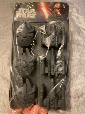 Star Wars ice cube tray, NWT X-wing Starfighter and Millennium Falcon